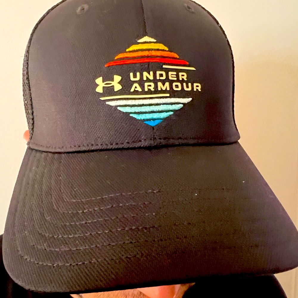EUC UNDER ARMOUR BLACK HAT WITH RAINBOW DESIGN